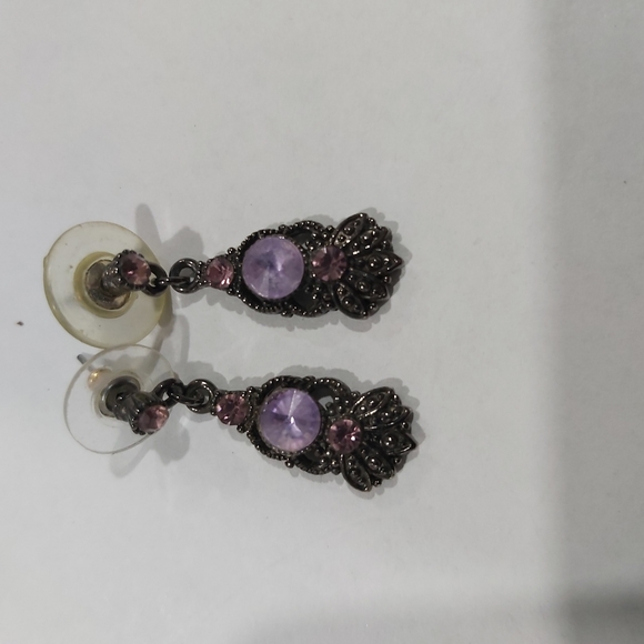 Drop earings. - Picture 2 of 3